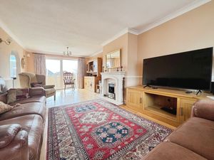 Lounge- click for photo gallery